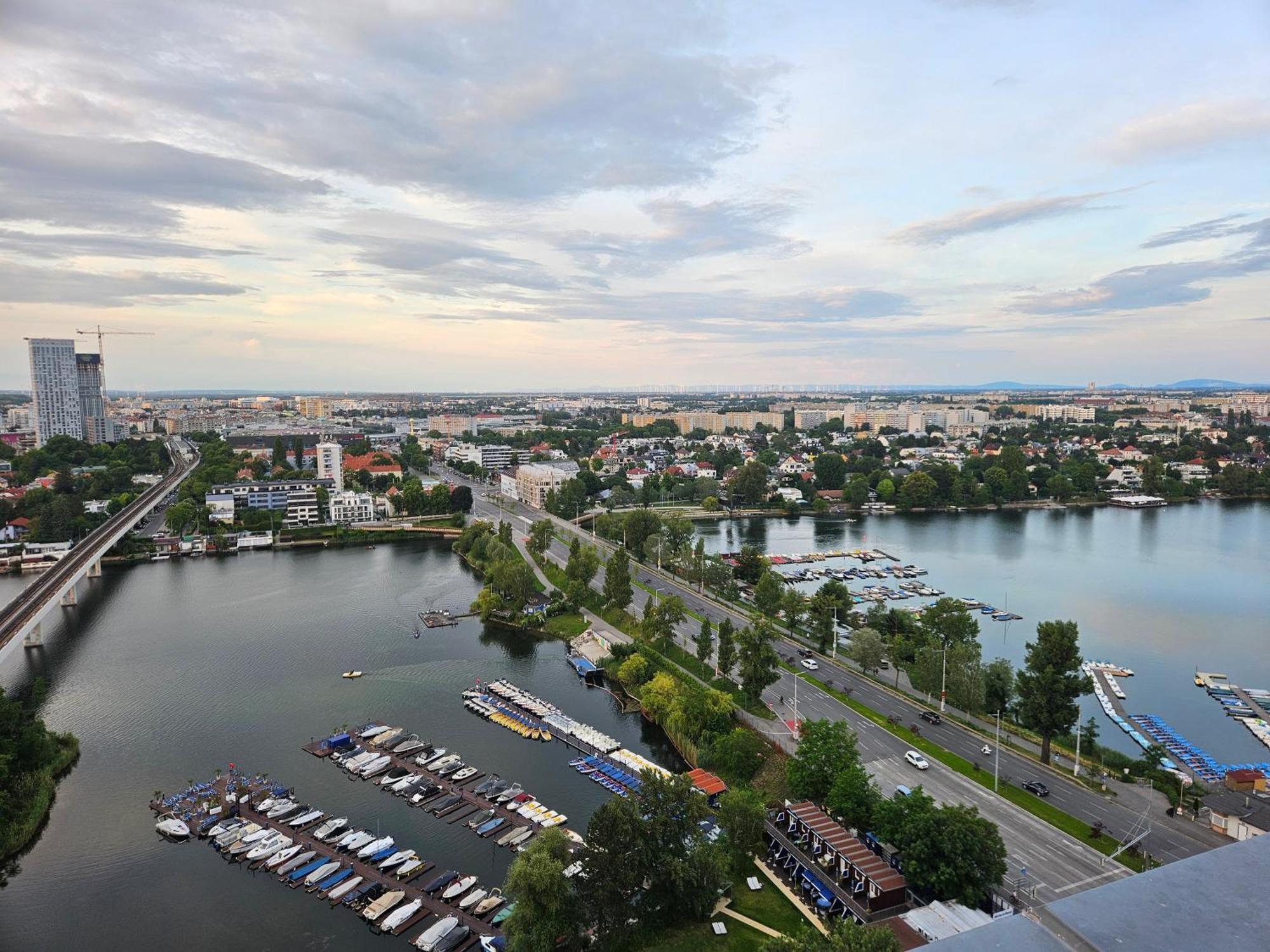 Yuki'S Place - Un-Vic, Danube Beach And Subway Near To Downtown Wien Eksteriør billede