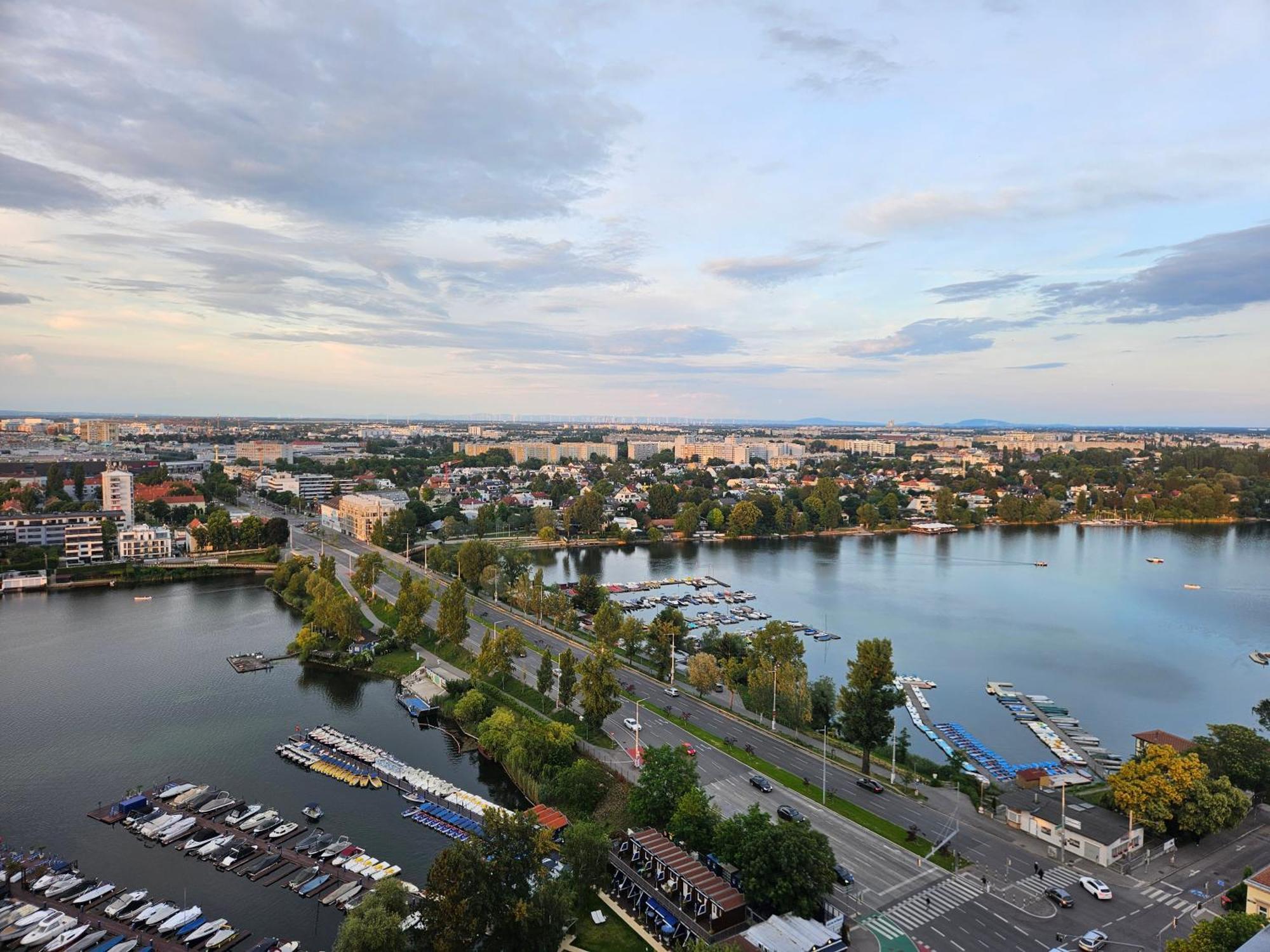 Yuki'S Place - Un-Vic, Danube Beach And Subway Near To Downtown Wien Eksteriør billede